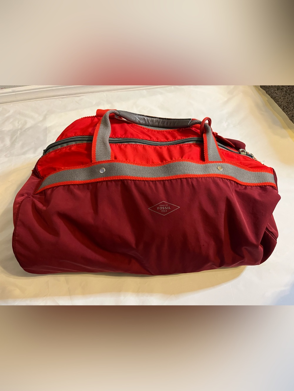 Fossil Burgundy Red Travel Gym Duffel Bag Detachable Shoulder Strap